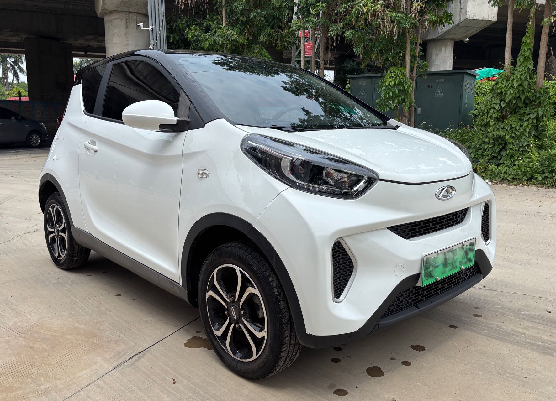 奇瑞 2021款 eQ1 20万蚁粉款 氧气版 三元锂 301km