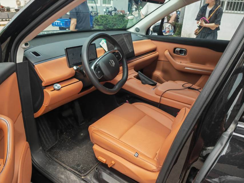Leapmotor 2024 C16 200 Deluxe Edition