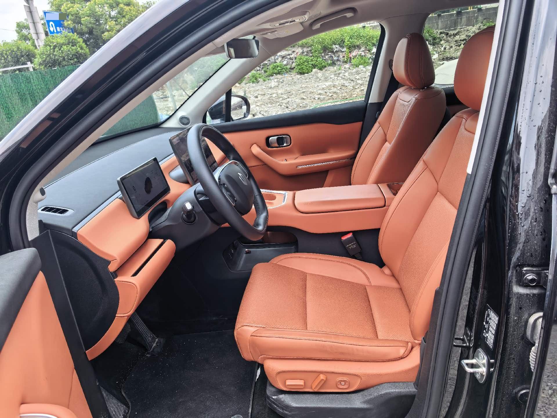 Leapmotor 2026 C16 280 LiDAR Zhizun Edition 6-Seater