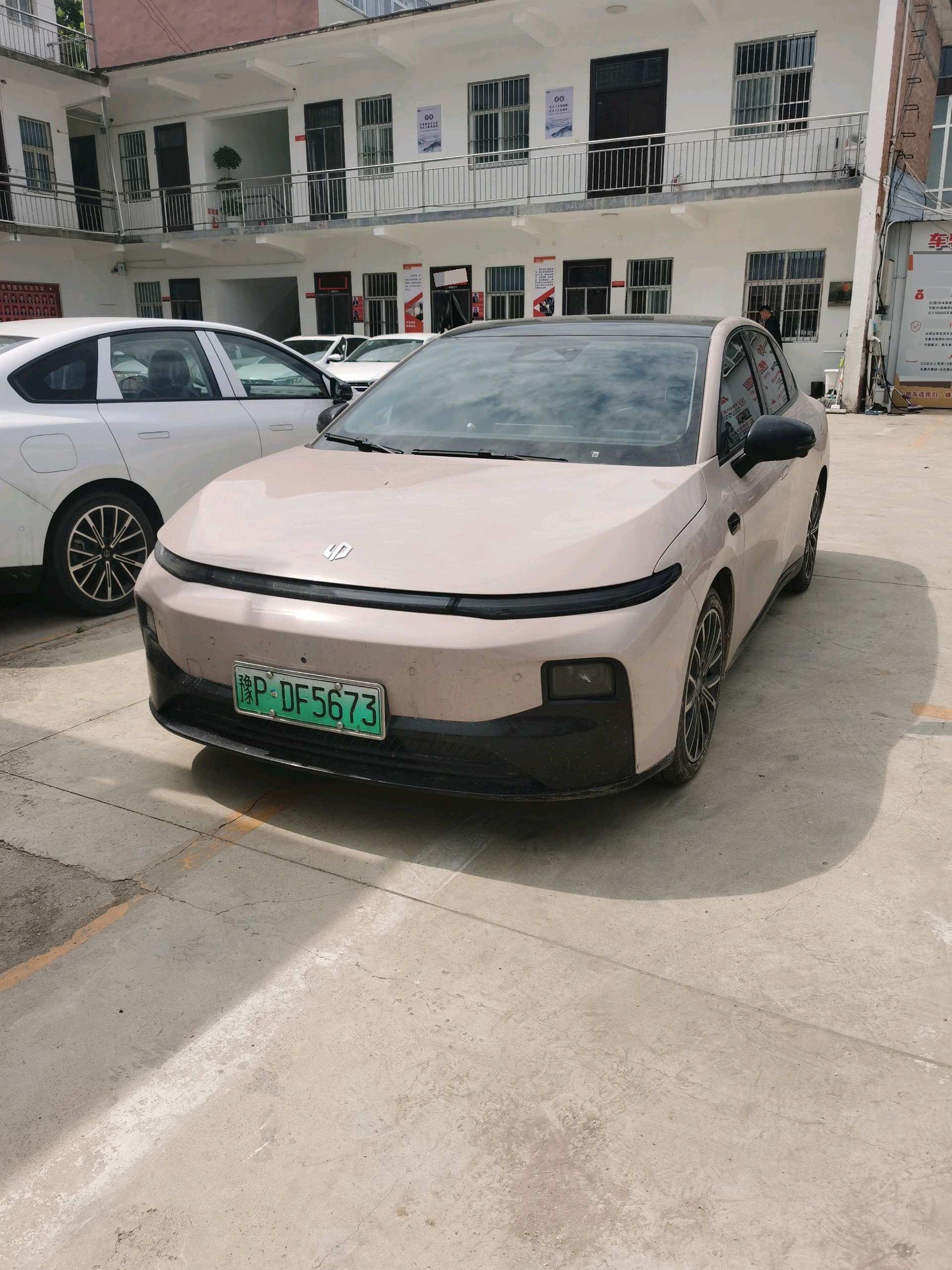 零跑 2025款 B01 550悦享版