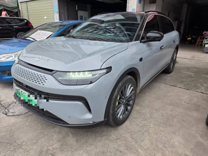 零跑 2024款 C11 300 尊享版