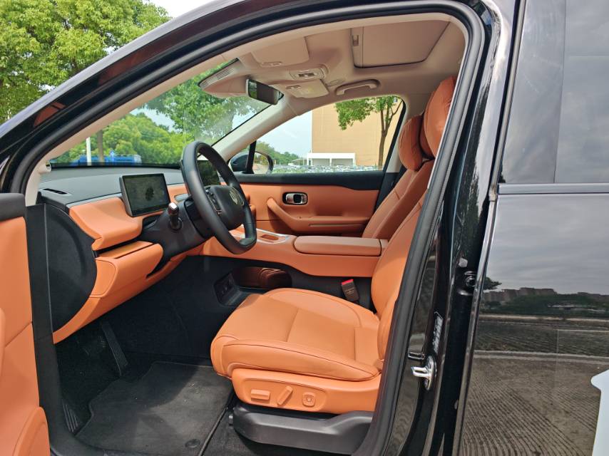Leapmotor 2026 C16 280 LiDAR Zhizun Edition 6-Seater