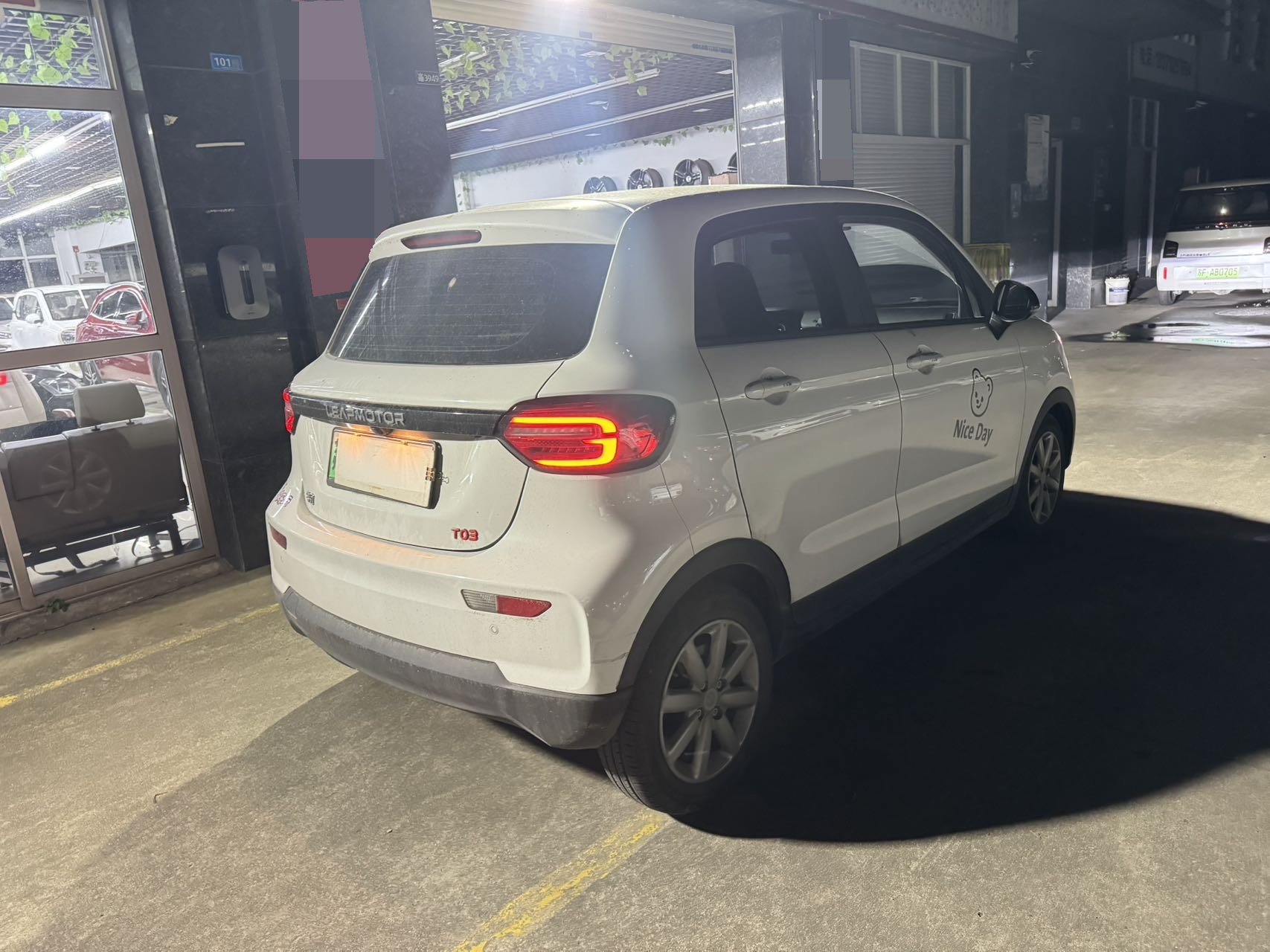 Leapmotor 2022 T03 Amber Edition
