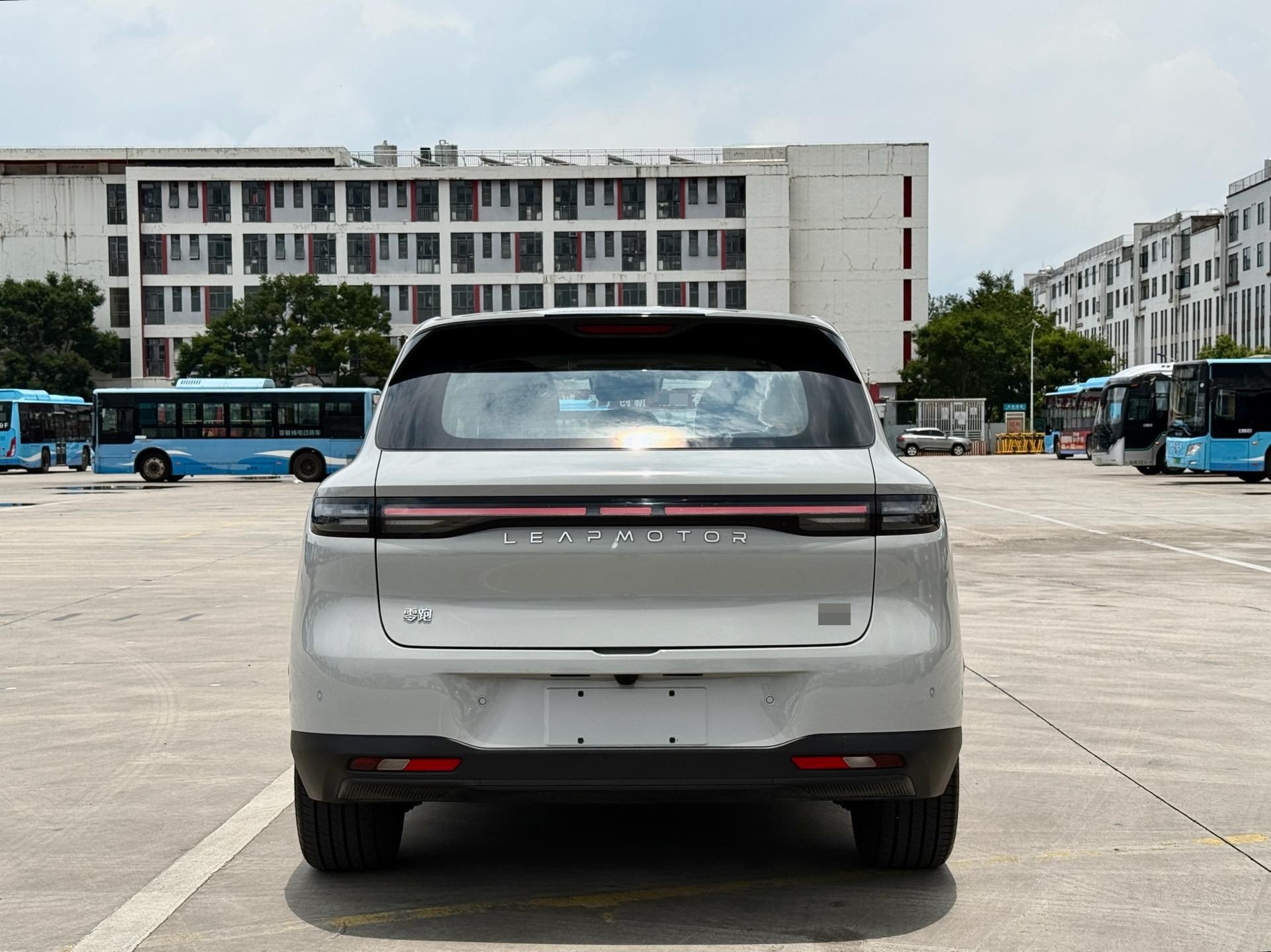 零跑 2025款 B10 510悦享智驾版