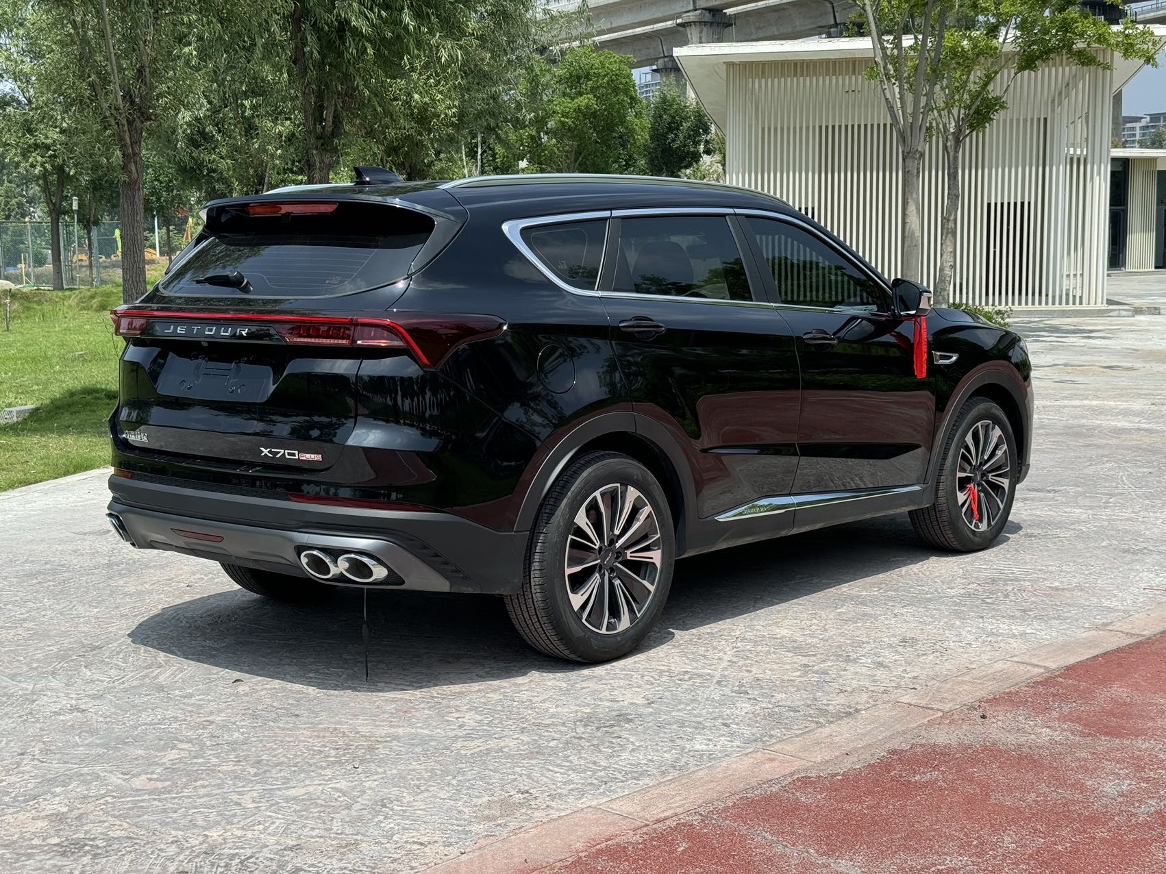 捷途 2025款 X70 PLUS 1.5T 精英版7座