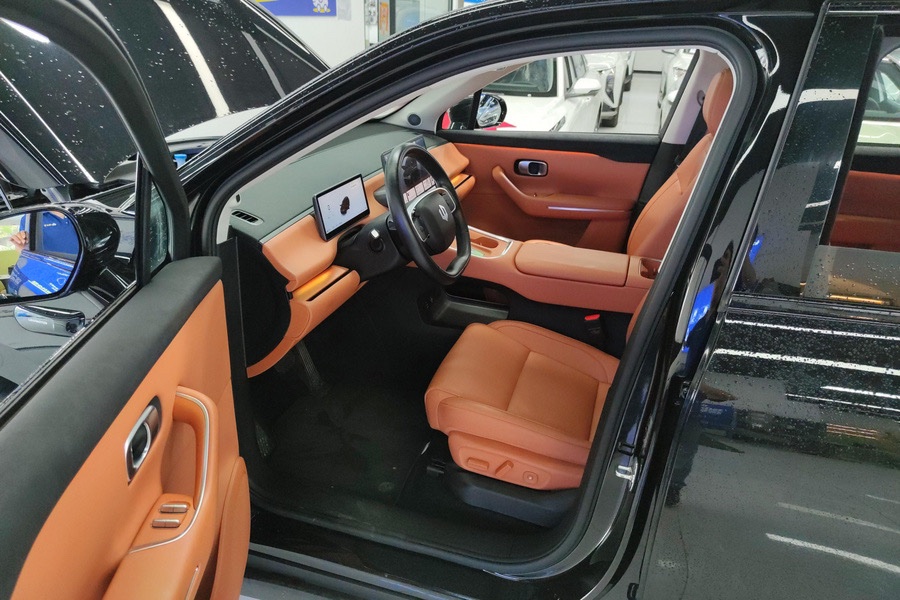 Leapmotor 2026 C16 280 LiDAR Zhizun Edition 6-Seater
