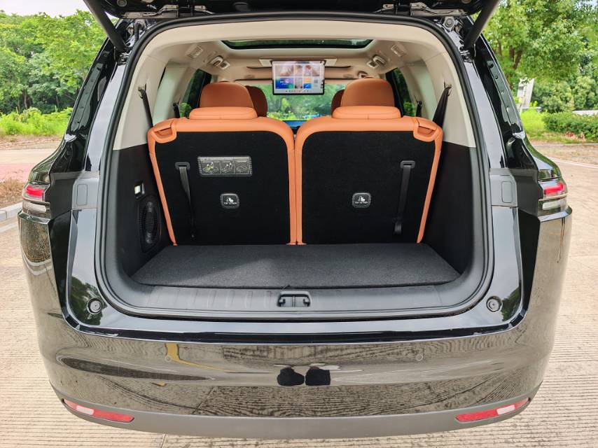 Leapmotor 2026 C16 280 LiDAR Zhizun Edition 6-Seater