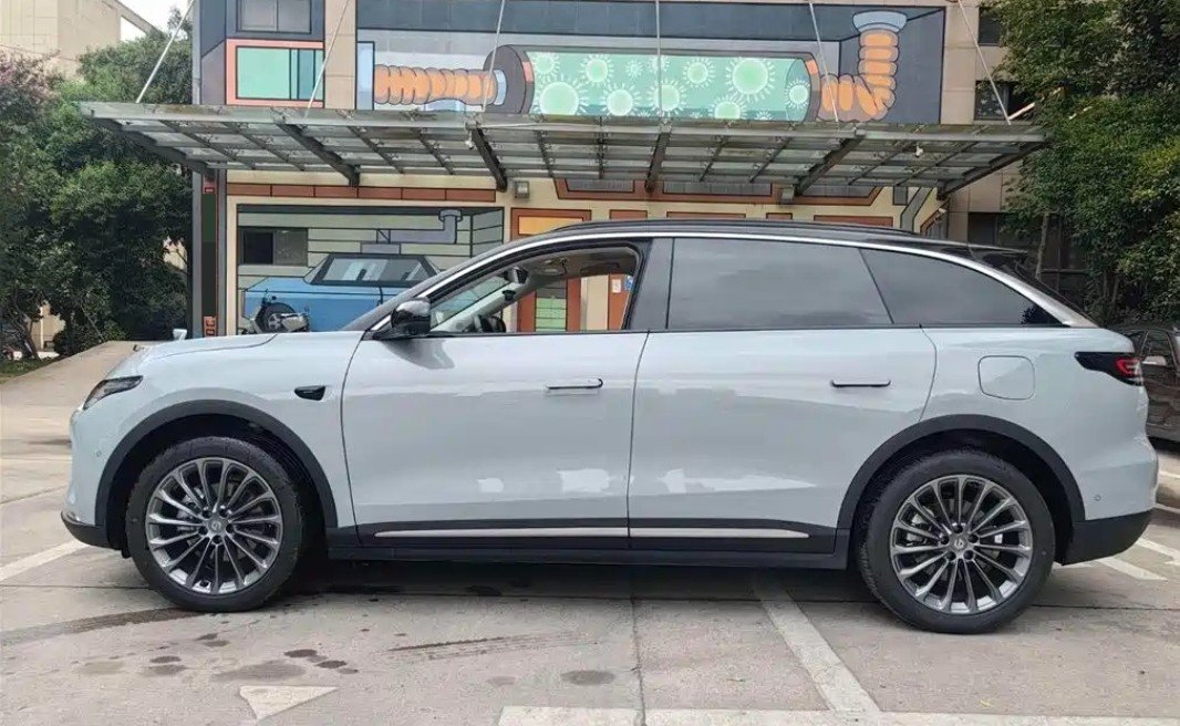 零跑 2024款 C11 300 尊享版