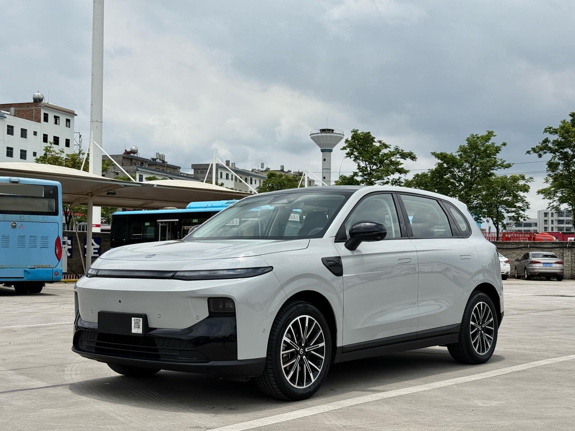 零跑 2025款 B10 510悦享智驾版