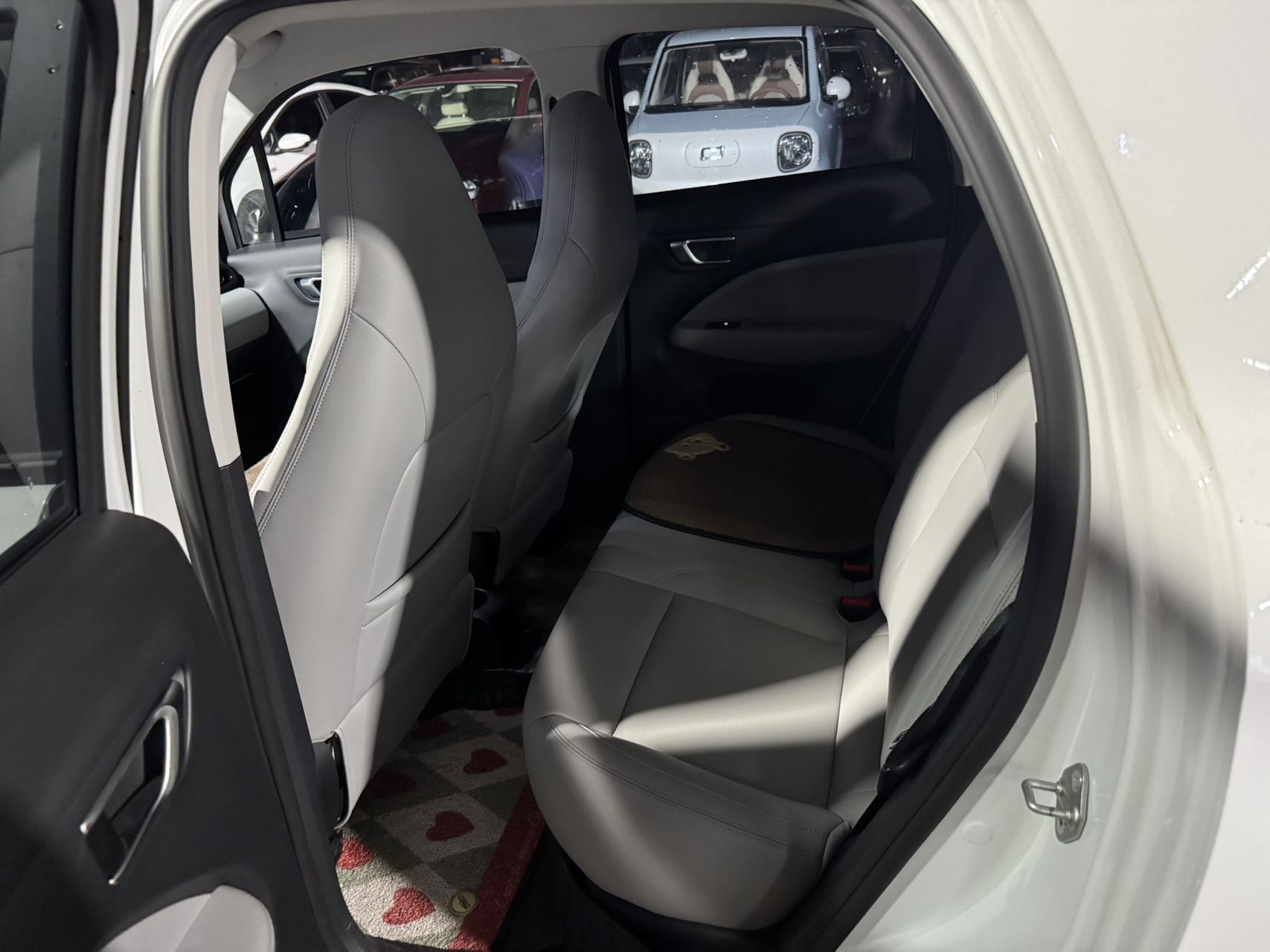 Leapmotor 2022 T03 Amber Edition