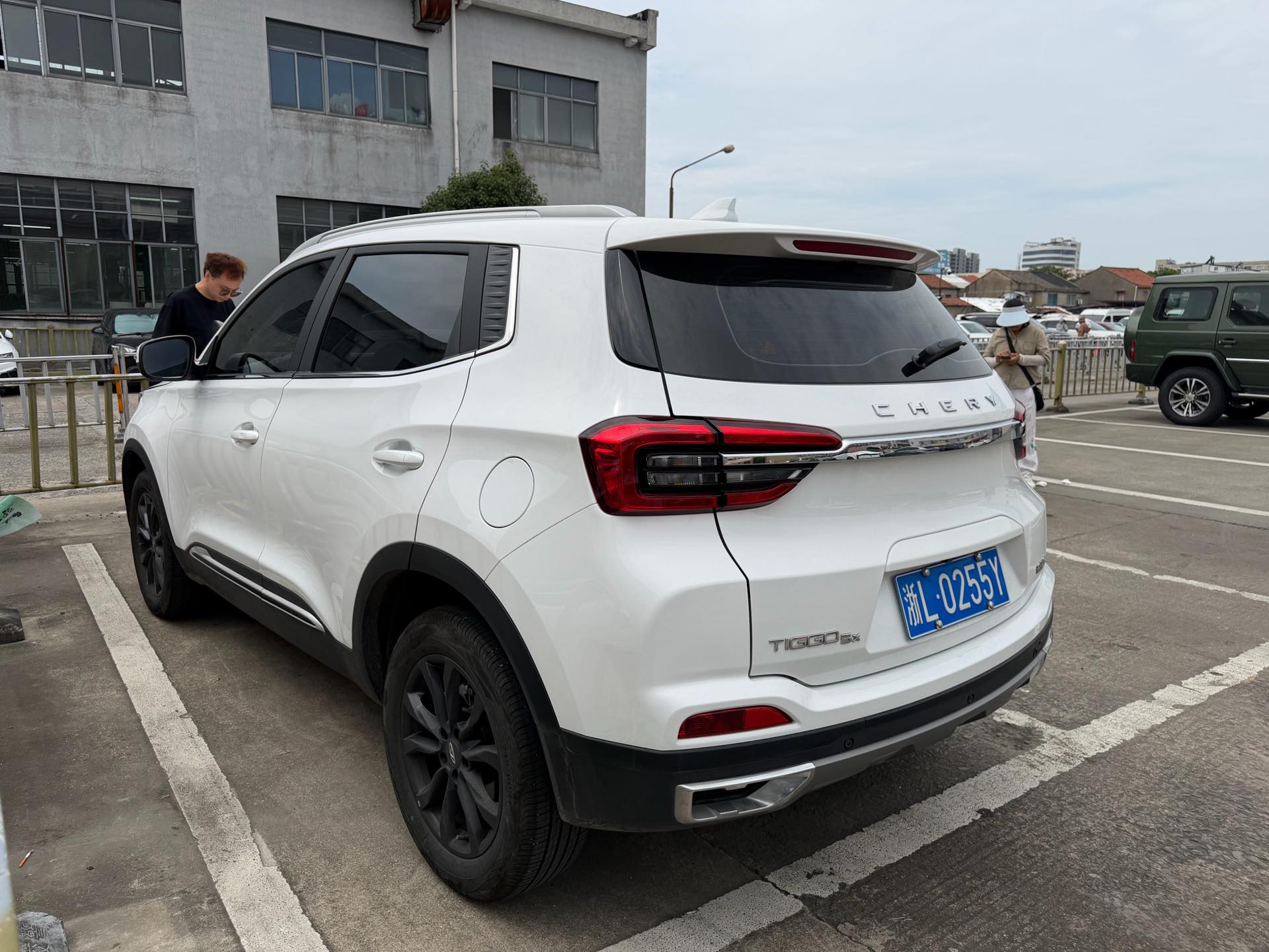 奇瑞 2023款 瑞虎5x 1.5 无级 豪华型