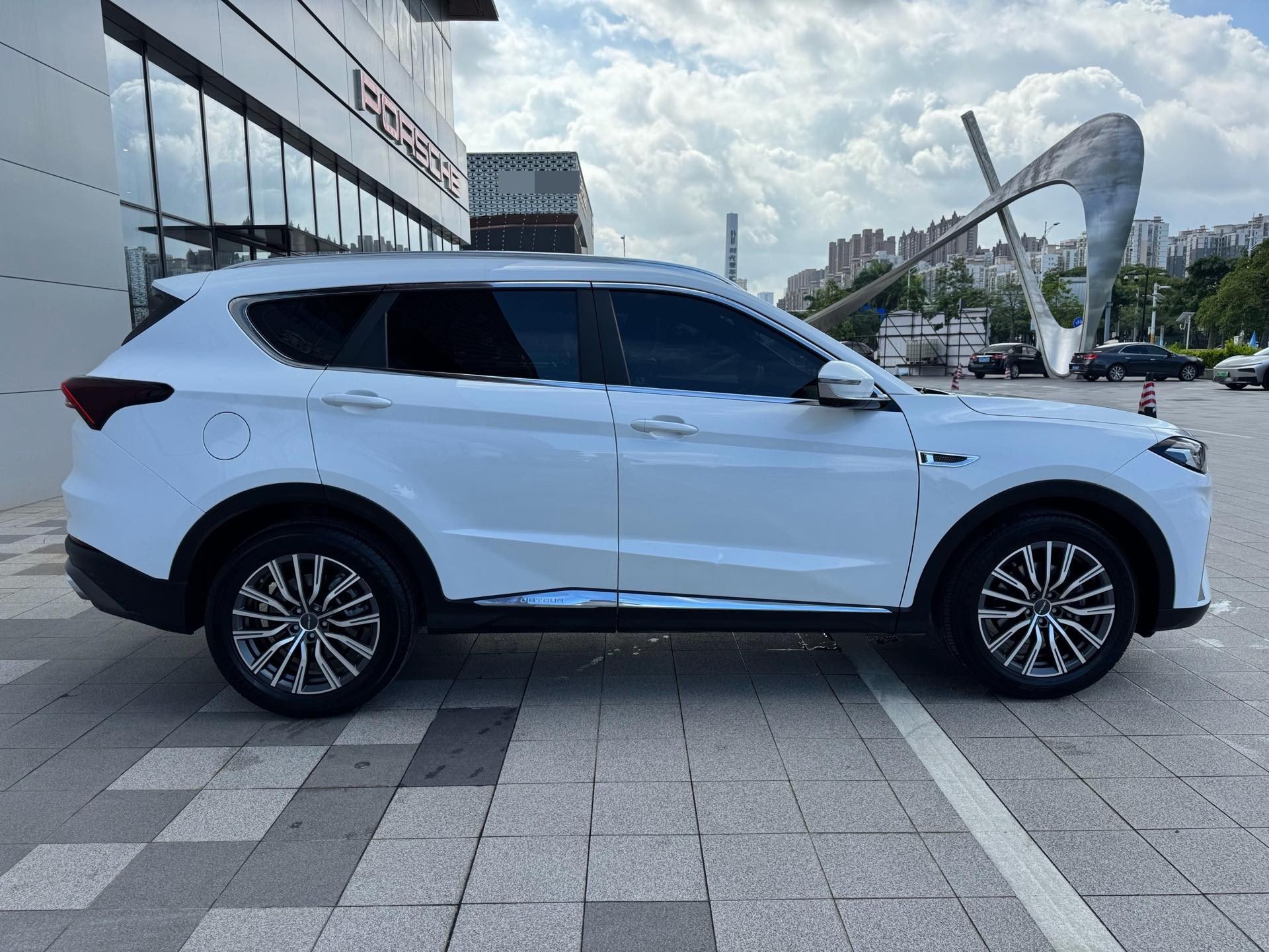 JETOUR 2025 X70 PLUS 1.5T Champion Edition MAX 5-Seater