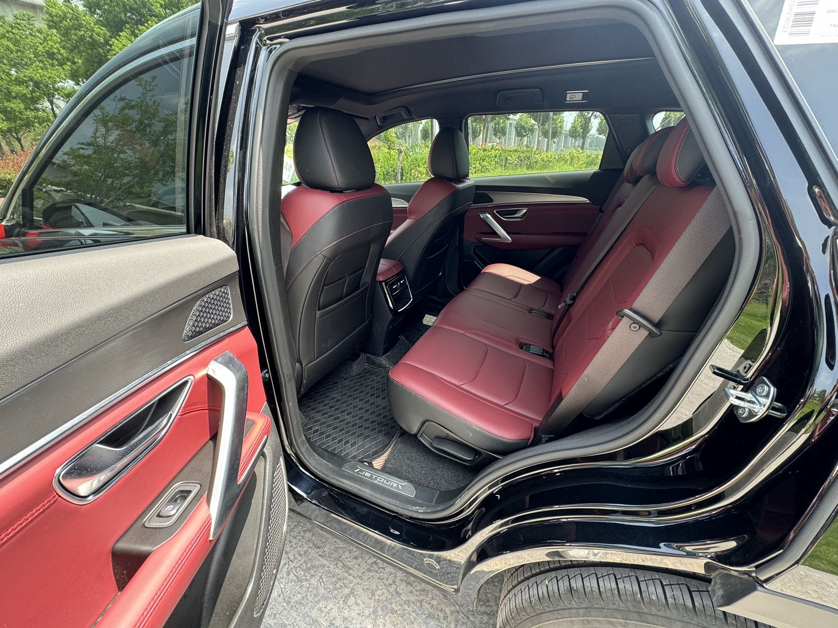 捷途 2025款 X70 PLUS 1.5T 精英版7座