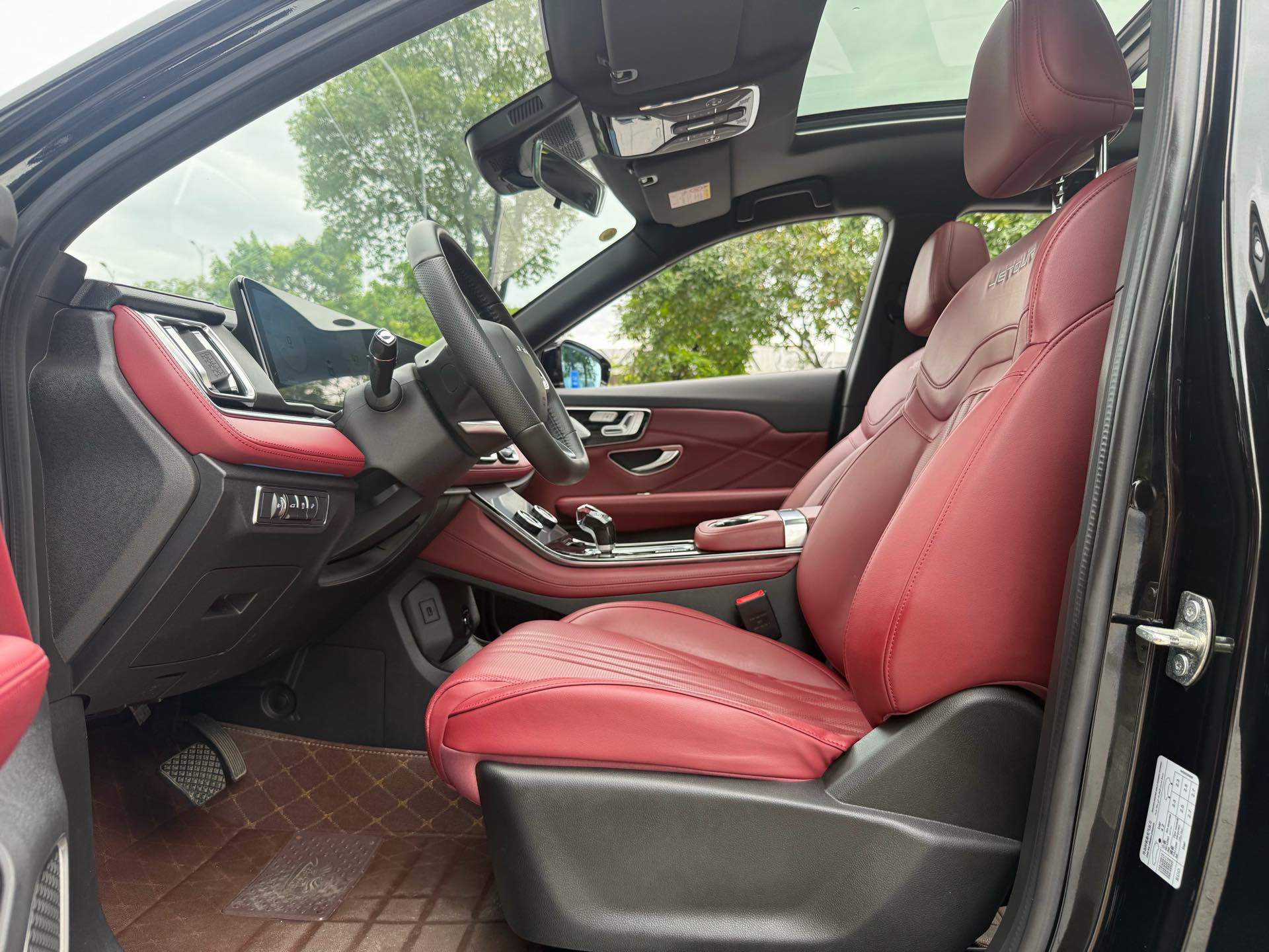 JETOUR 2025 X70 PLUS 1.5T Flagship 5-Seater