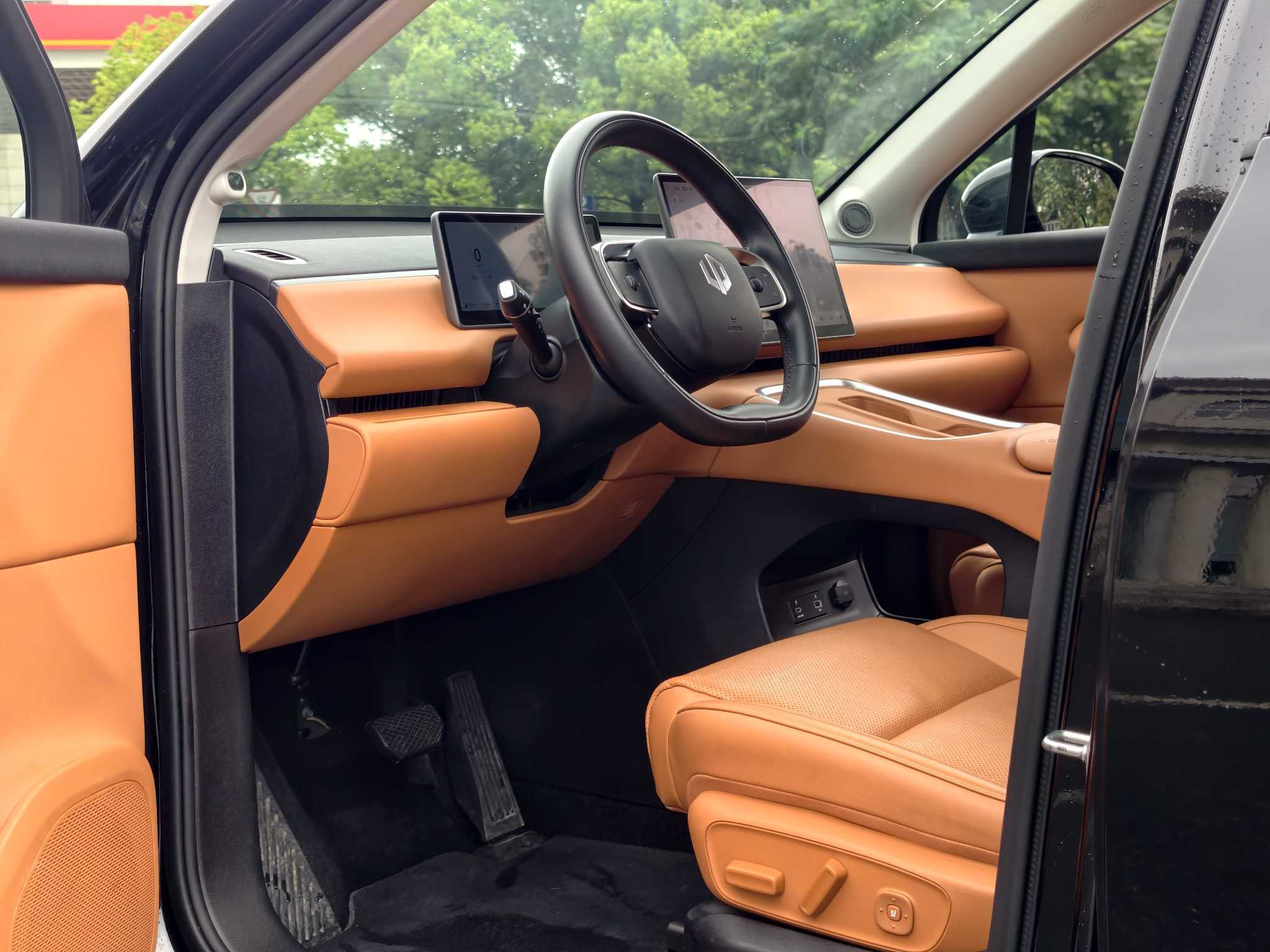 Leapmotor 2026 C16 280 LiDAR Zhizun Edition 6-Seater