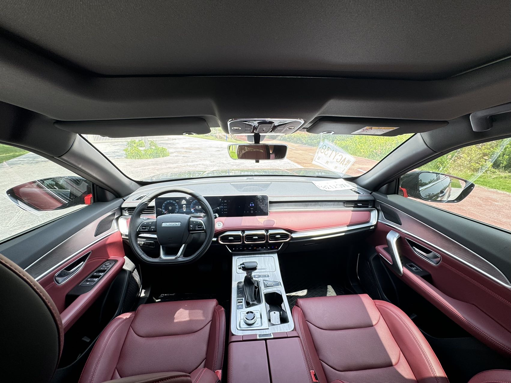 捷途 2025款 X70 PLUS 1.5T 精英版7座
