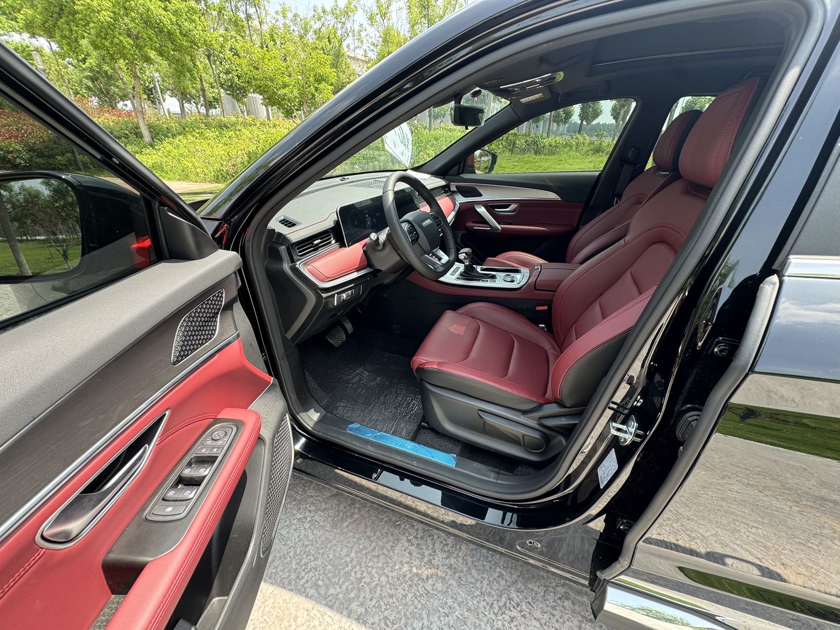 捷途 2025款 X70 PLUS 1.5T 精英版7座