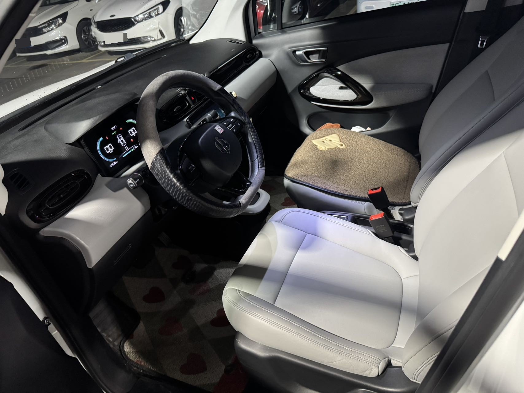 Leapmotor 2022 T03 Amber Edition