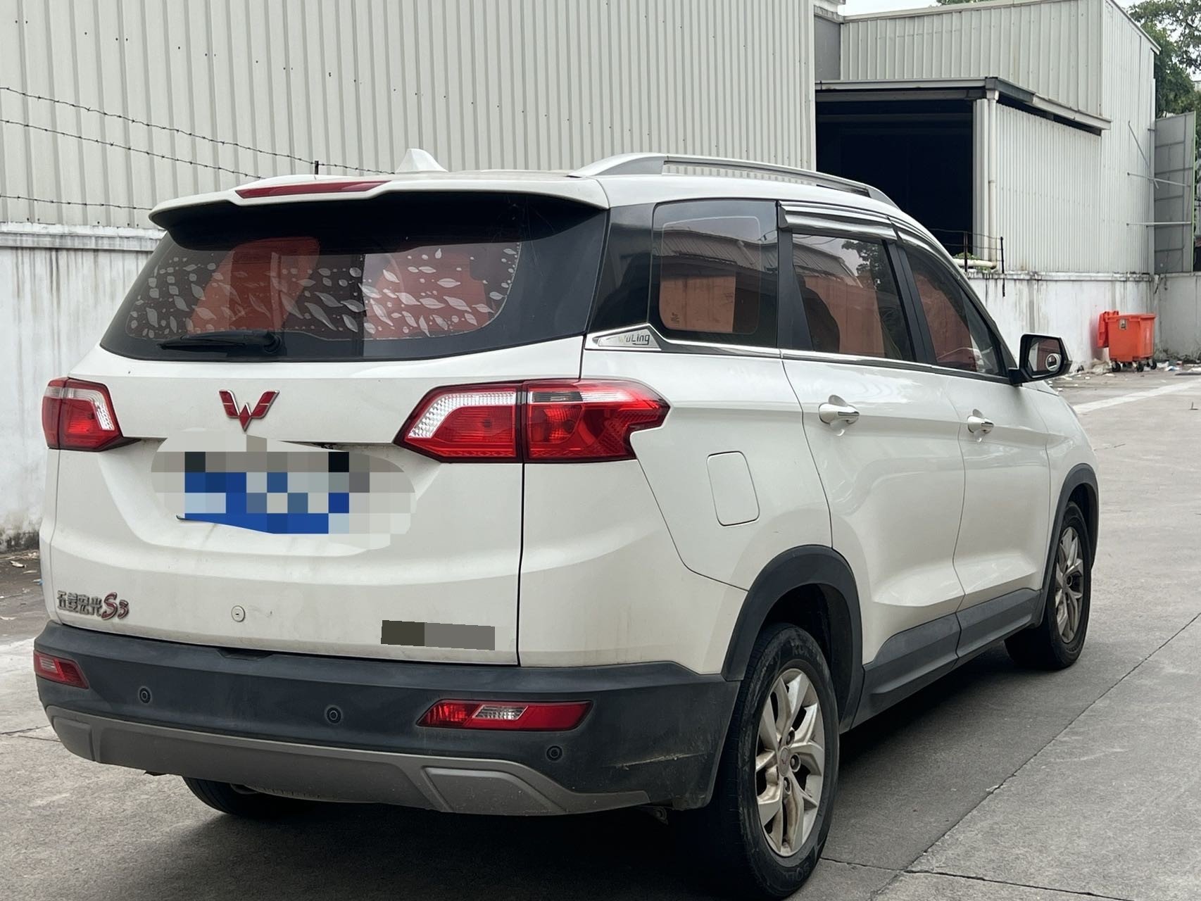Wuling Hongguang S3 2018 1.5 Comfort 7-8-Seater