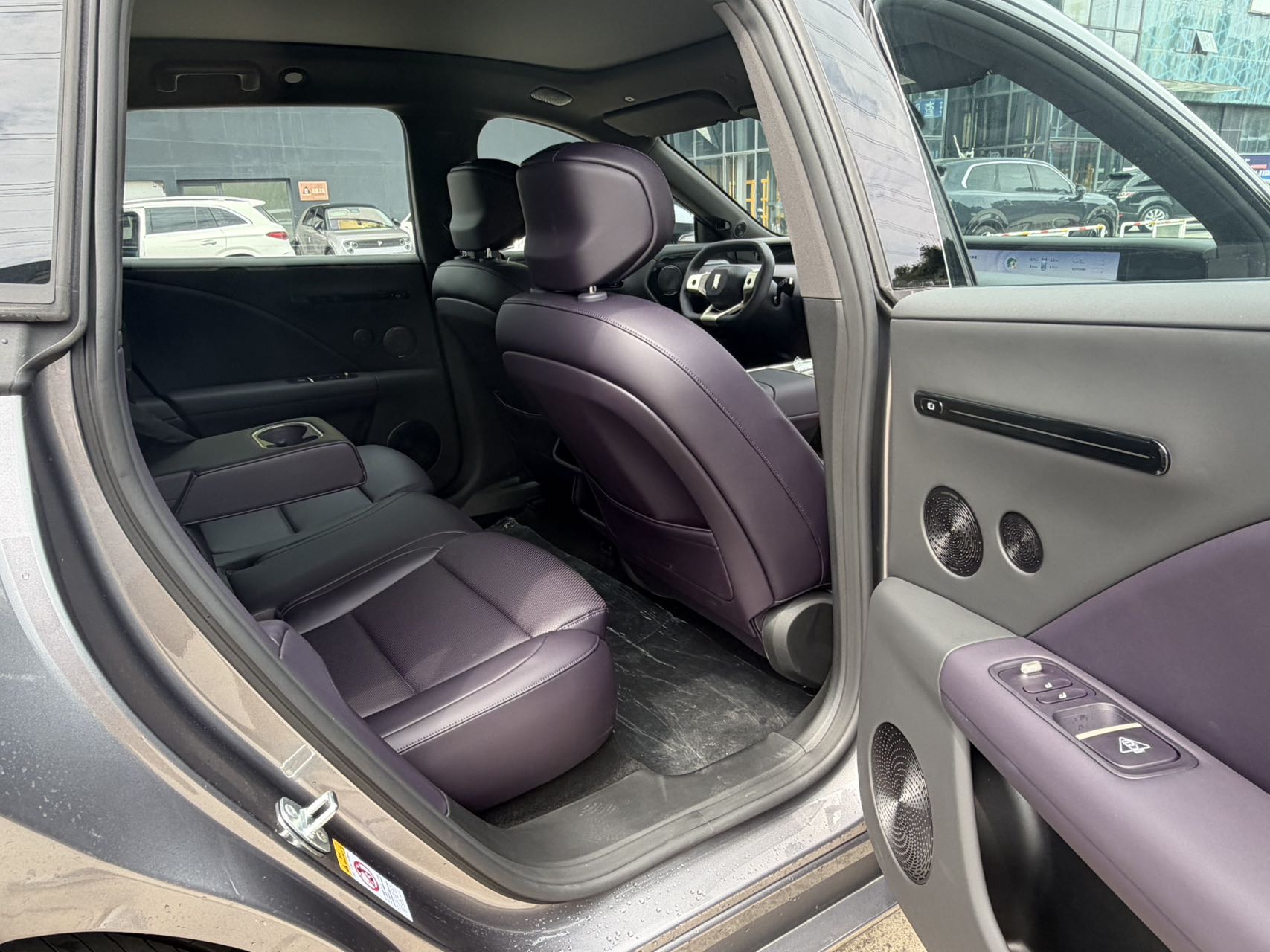 Avatr 2027 Avatr 07L Max+ Electric