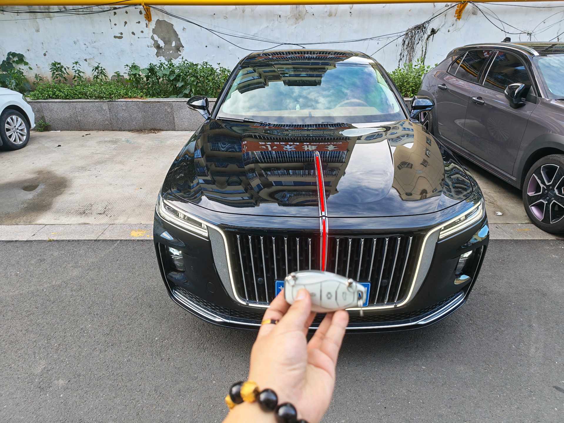 红旗 2023款 H9 48V 2.0T 智联旗享版