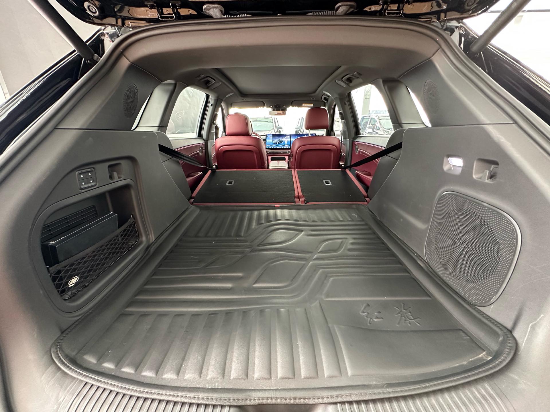 红旗 2026款 HS6 PHEV 1.5T 145智混版