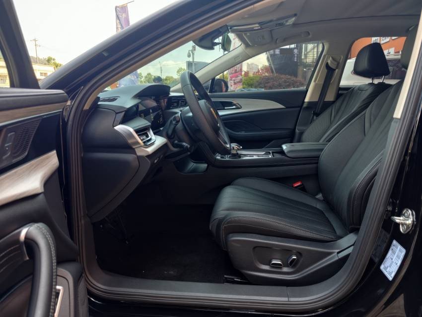Hongqi H5 2024 1.5T Smart Connect Qiyun Edition