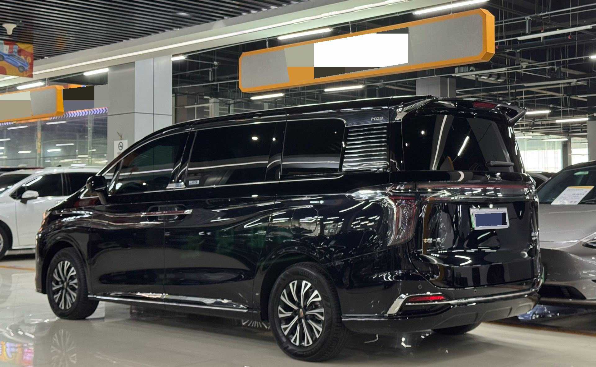 红旗 2024款 HQ9 PHEV 2.0T 四驱商务版