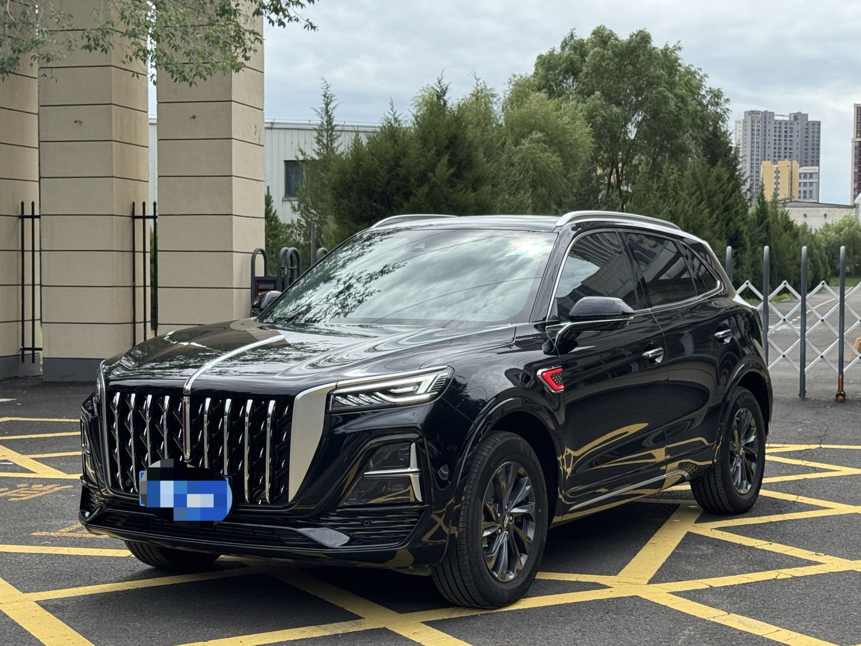 红旗 2023款 HS5 2.0T 旗享Pro版