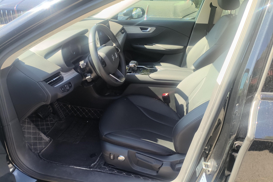 Hongqi E-QM5 2024 500km Travel Edition