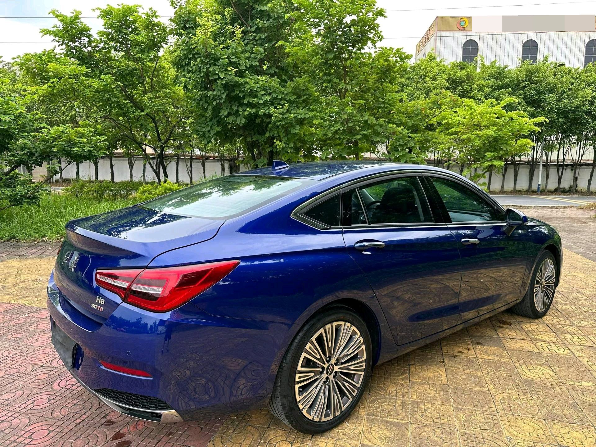 Hongqi H5 2022 1.5TD Qiyun