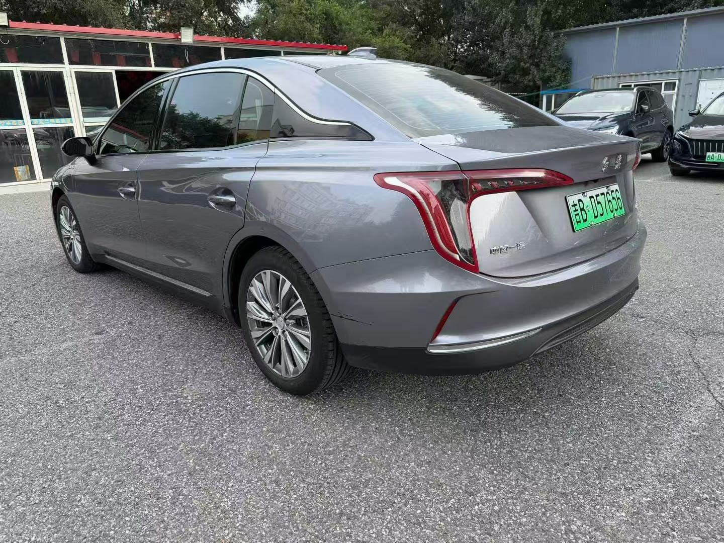 Hongqi E-QM5 2023 Facelift Base Mobility