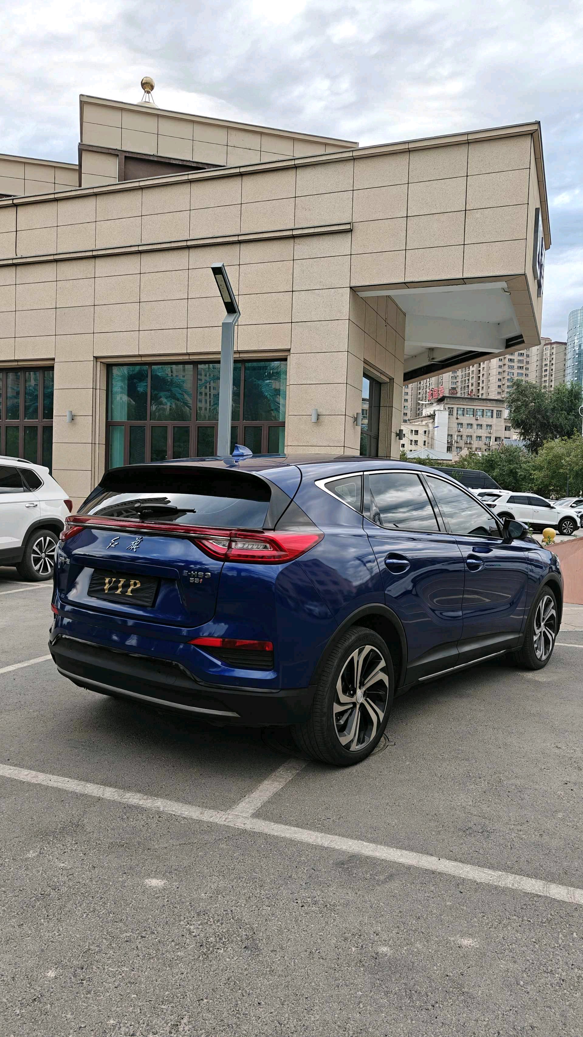 Hongqi E-HS3 2019 2WD Smart Connect Qiyue