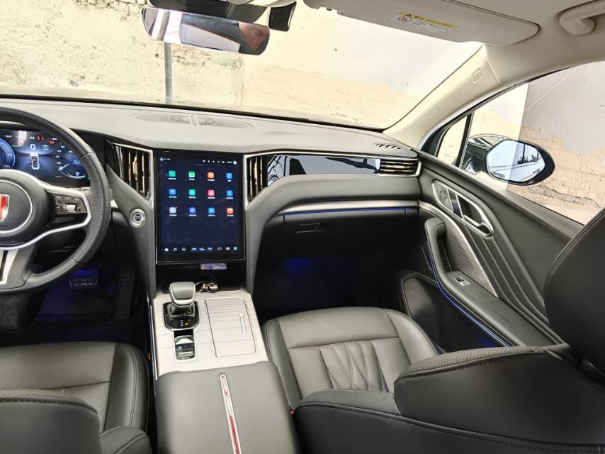 Hongqi HS7 PHEV 2.0T Two-Wheel Drive Qixiang 6-Seater 2024