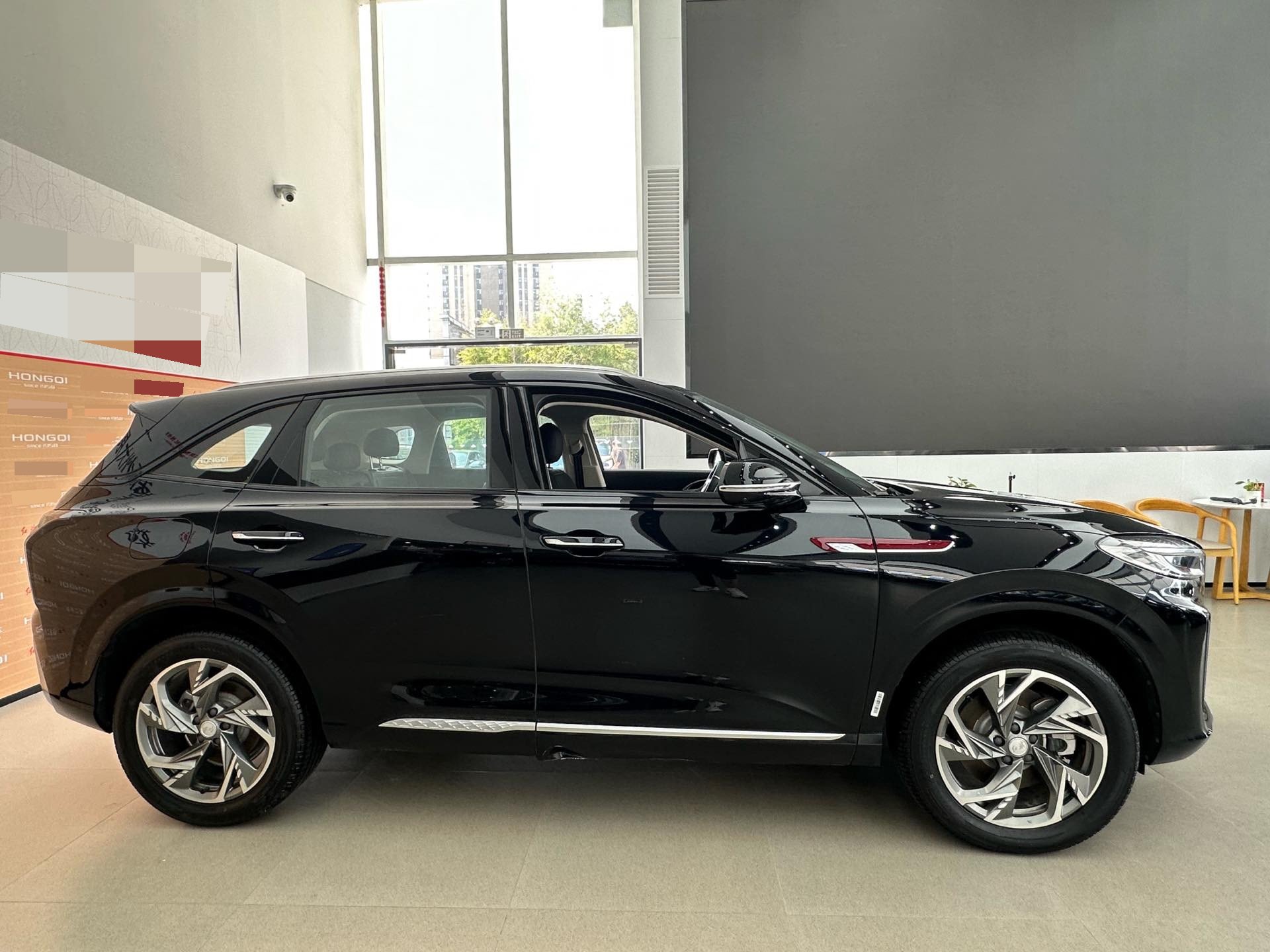 红旗 2025款 HS3 PHEV 1.5T 117km 劲为版