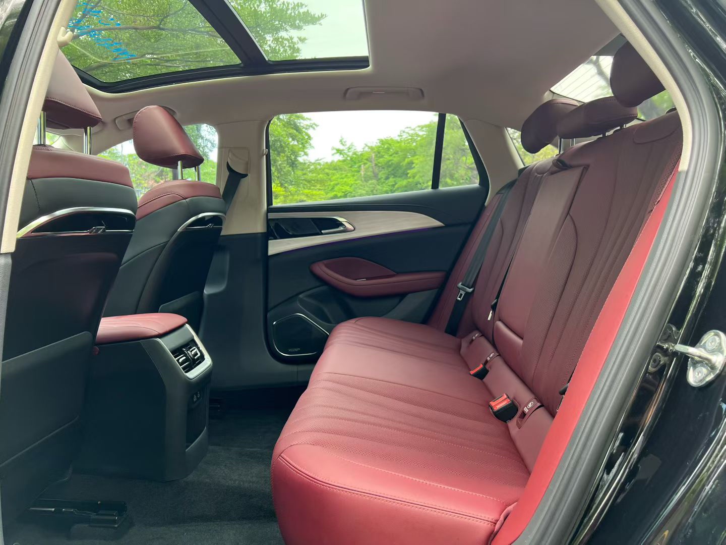 红旗 2025款 H5 2.0T 玄影版
