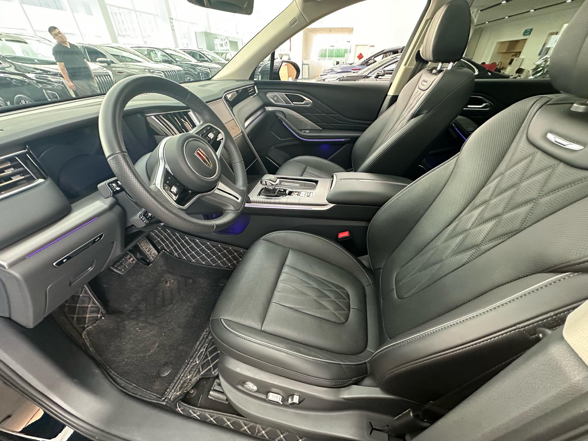 红旗 2024款 HS7 PHEV 2.0T 四驱旗畅版6座