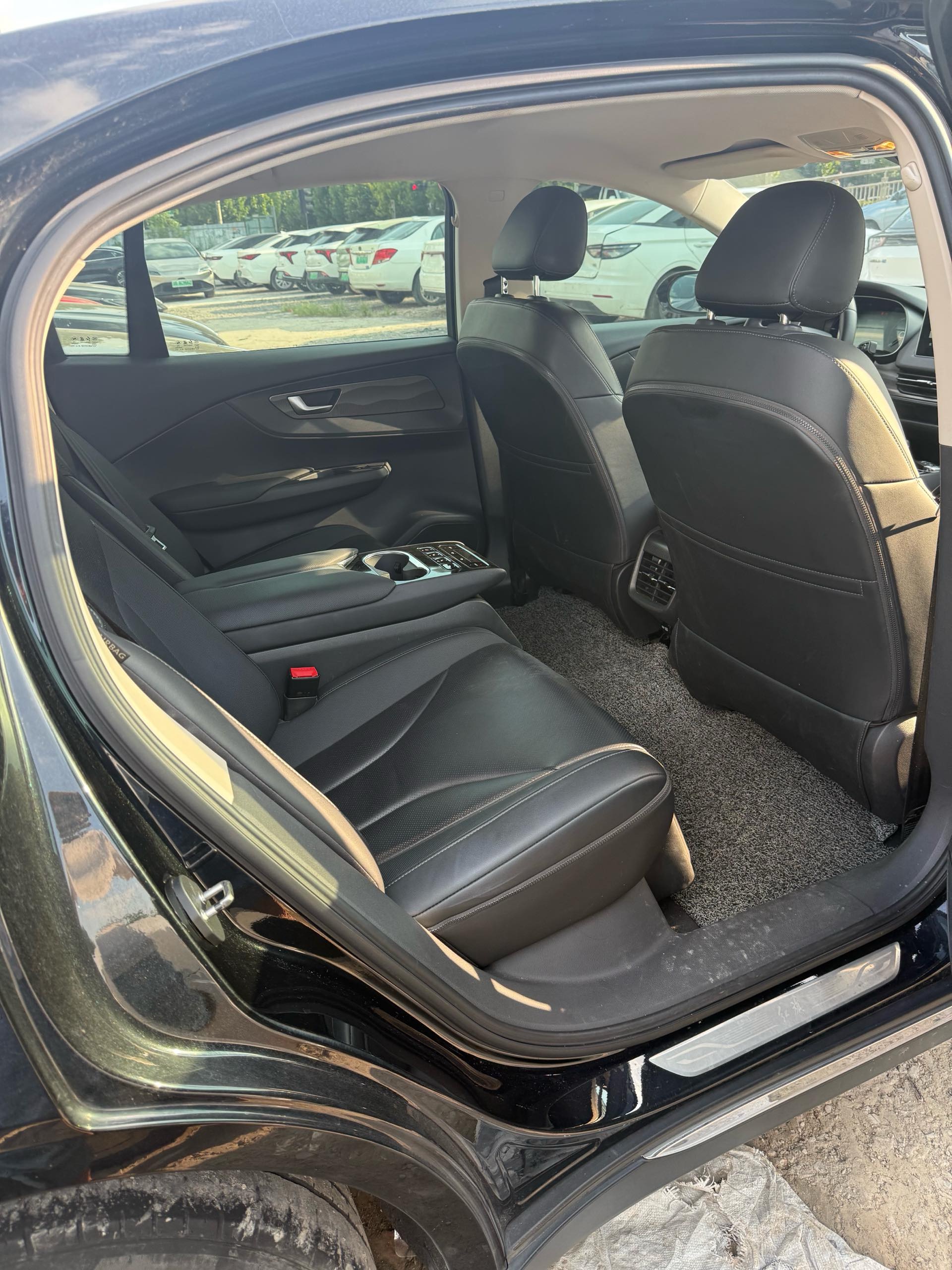 Hongqi E-QM5 2022 431km Charging Joy Edition