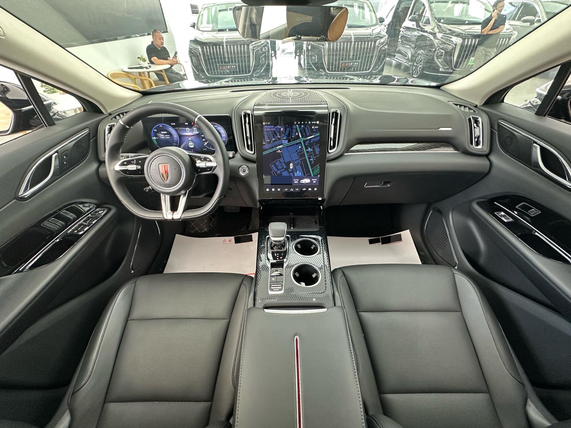 红旗 2025款 HS3 PHEV 1.5T 117km 劲为版