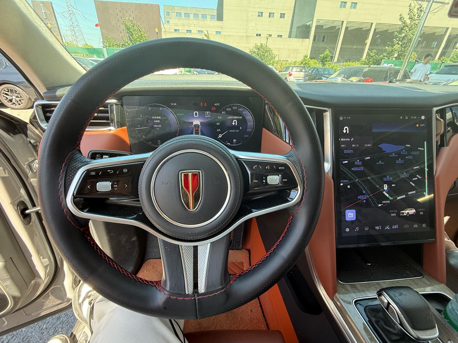 红旗 2023款 HS7 48V 2.0T 四驱旗畅版7座