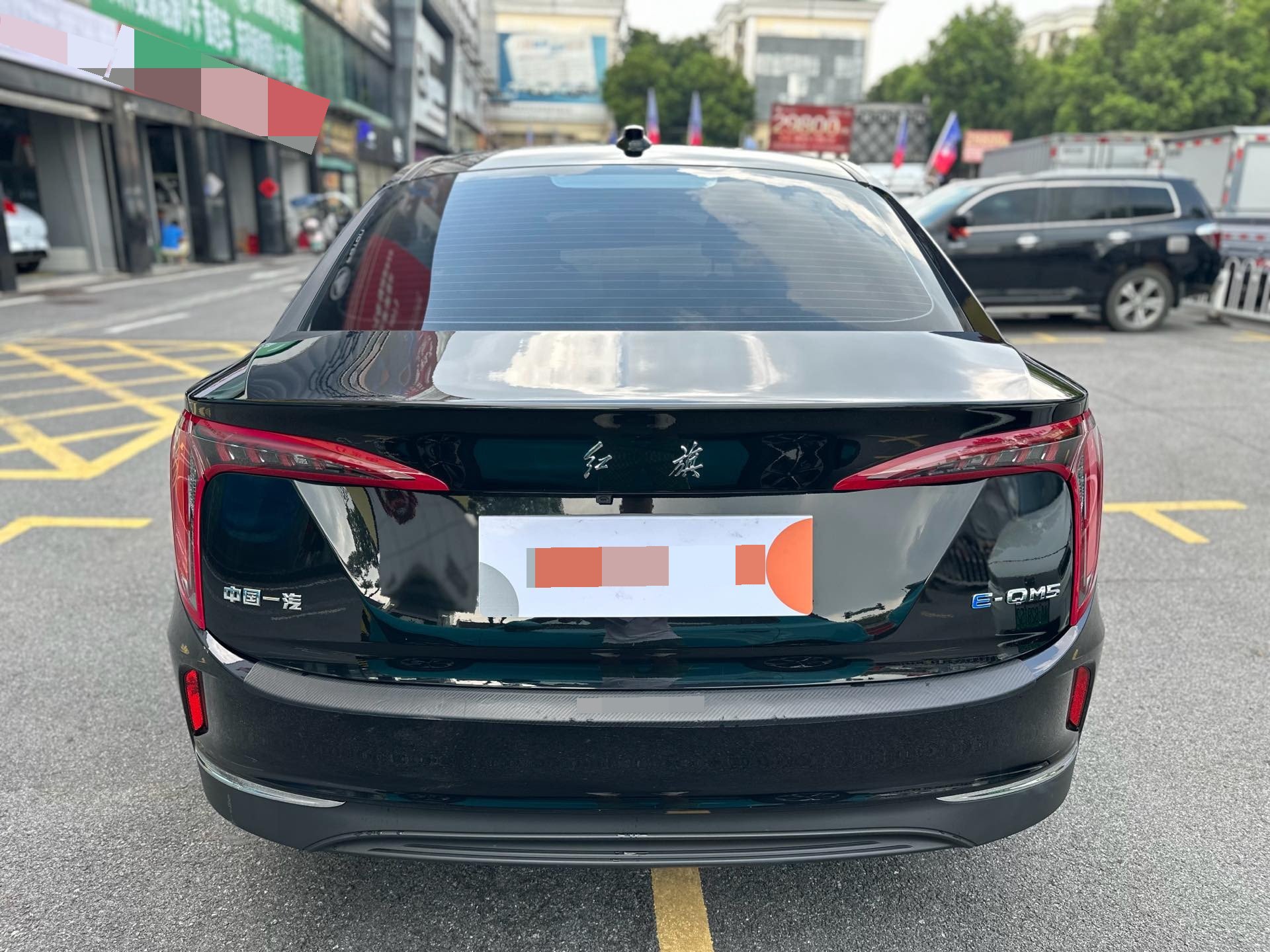 红旗 2022款 E-QM5 431km 充电乐享版
