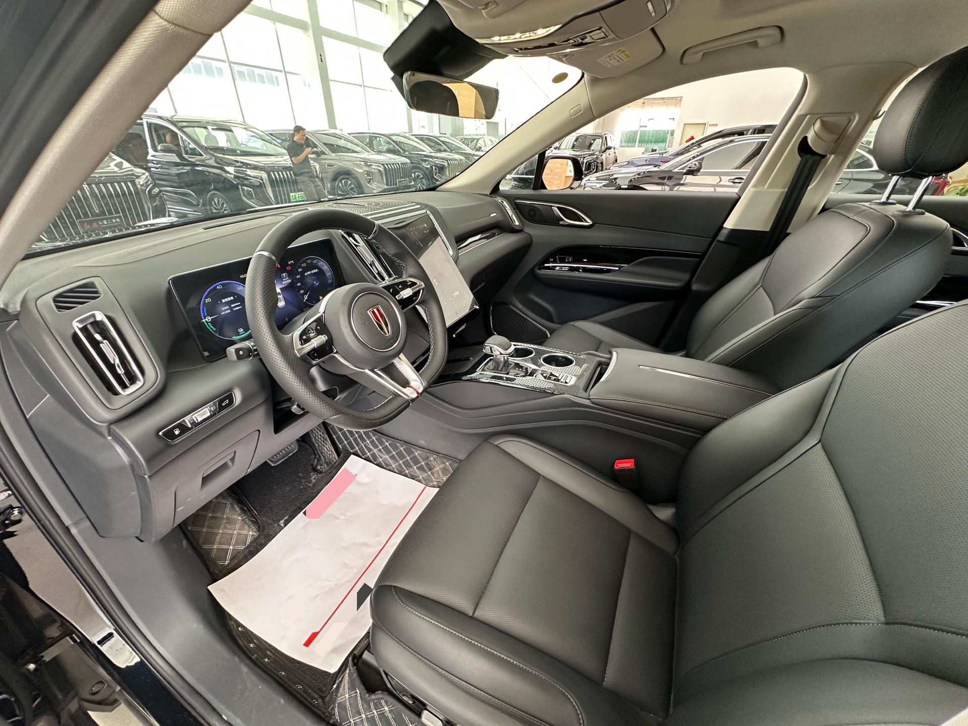 红旗 2025款 HS3 PHEV 1.5T 117km 劲为版