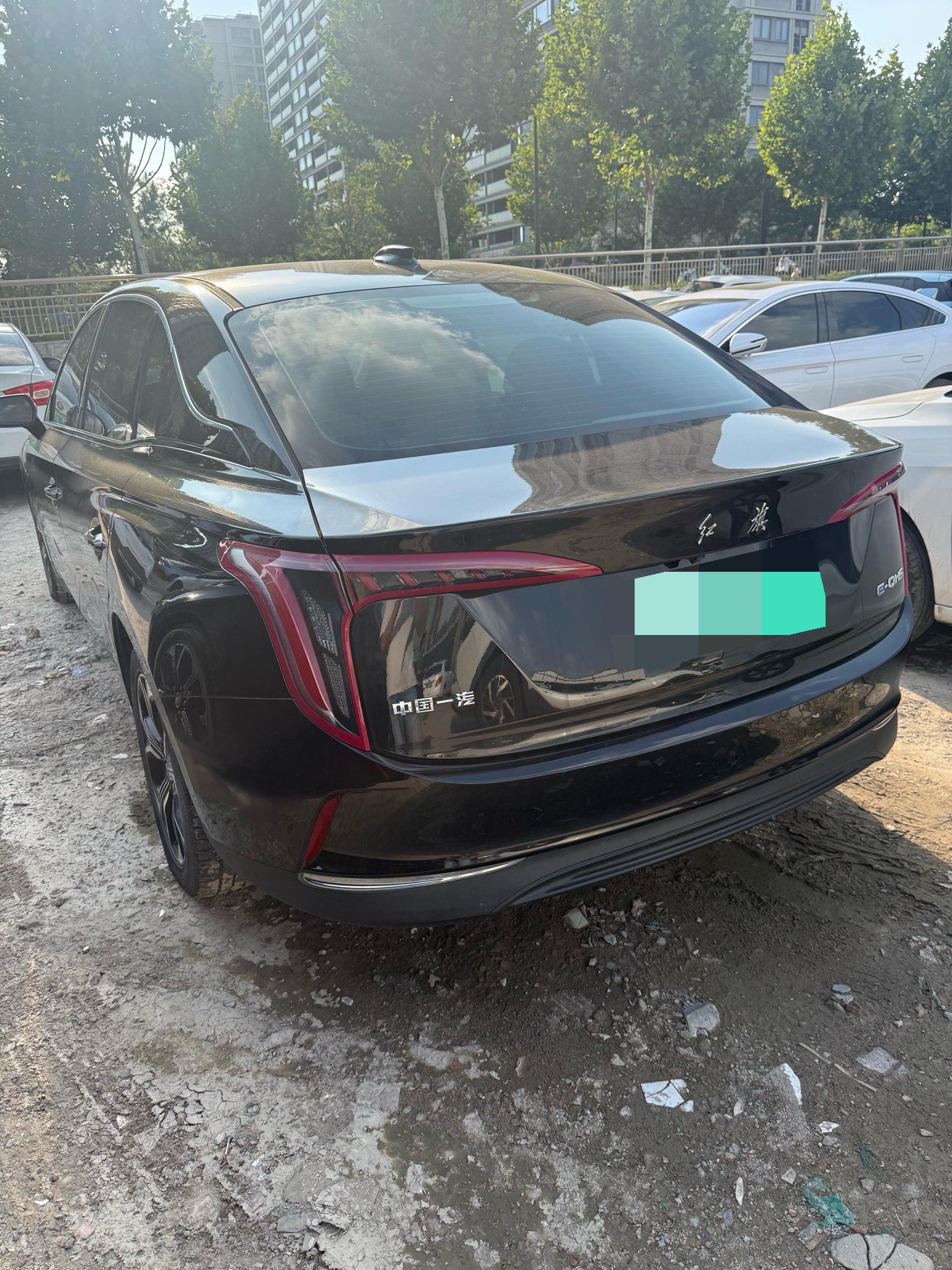 Hongqi E-QM5 2022 431km Charging Joy Edition
