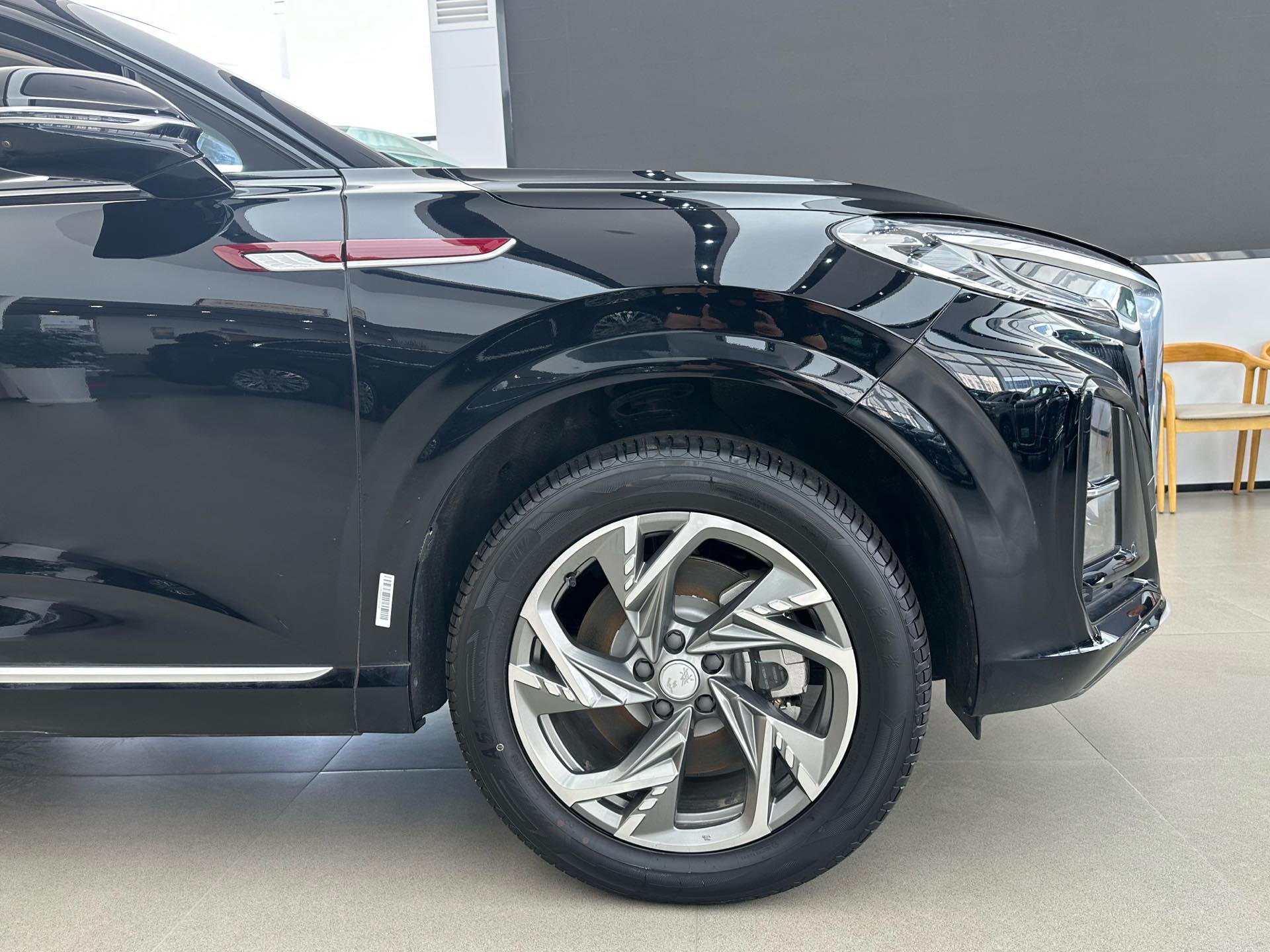 红旗 2025款 HS3 PHEV 1.5T 117km 劲为版
