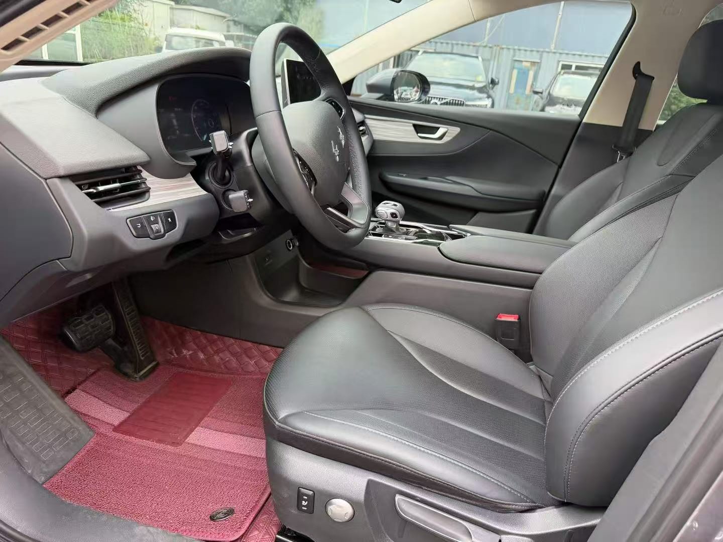 Hongqi E-QM5 2023 Facelift Base Mobility