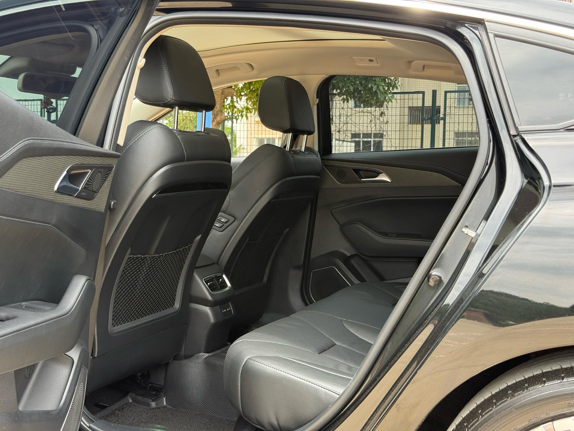 Hongqi H5 2022 48V 1.8TD Smart Connect Qiyun
