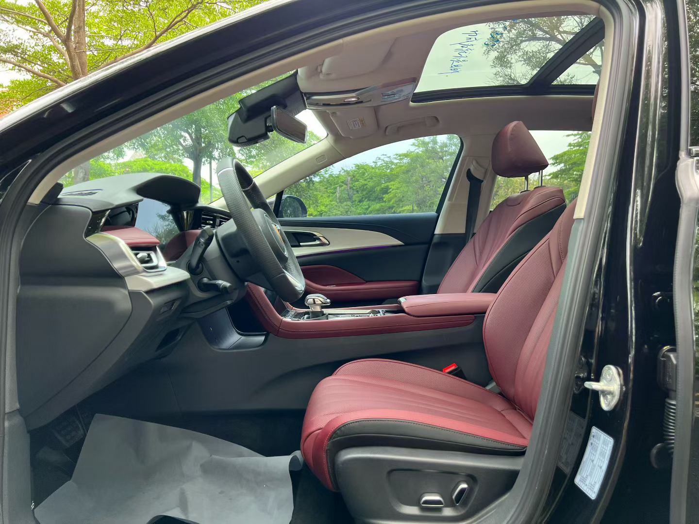 红旗 2025款 H5 2.0T 玄影版
