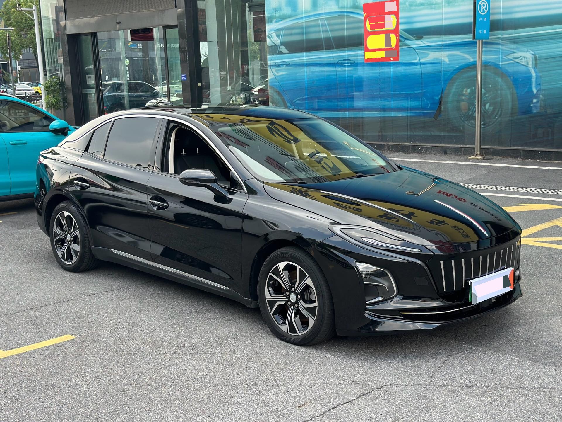 红旗 2022款 E-QM5 431km 充电乐享版