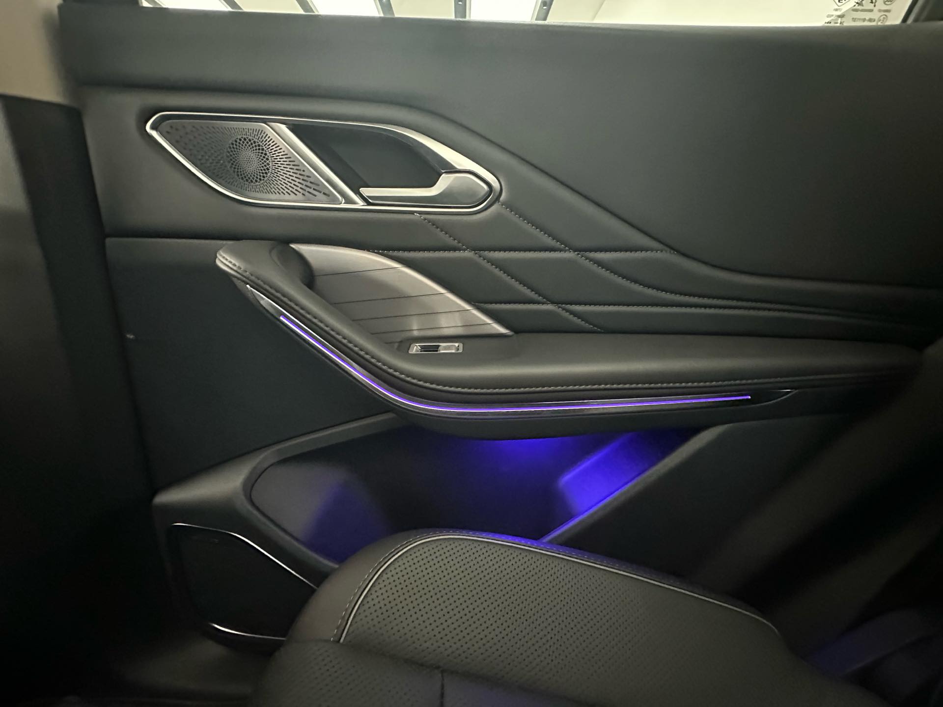 红旗 2024款 HS7 PHEV 2.0T 四驱旗畅版6座