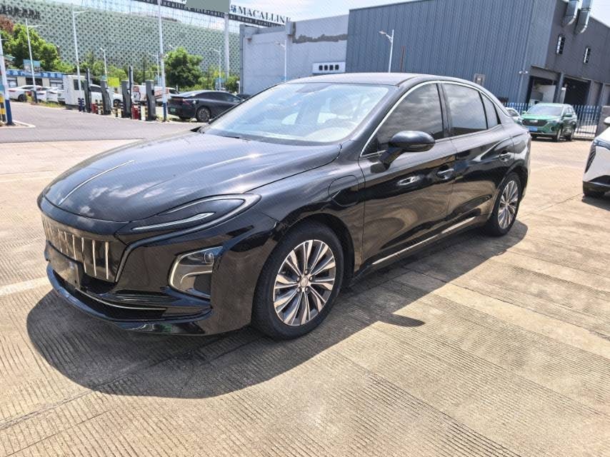 Hongqi E-QM5 2021 Charging Qixiang Edition